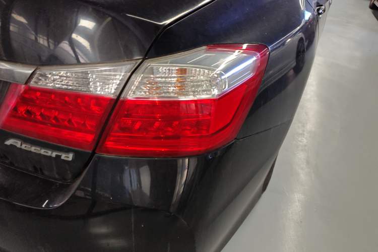 Used Honda Accord 2015 2.0L LX Comfort Edition Right Rear Taillight