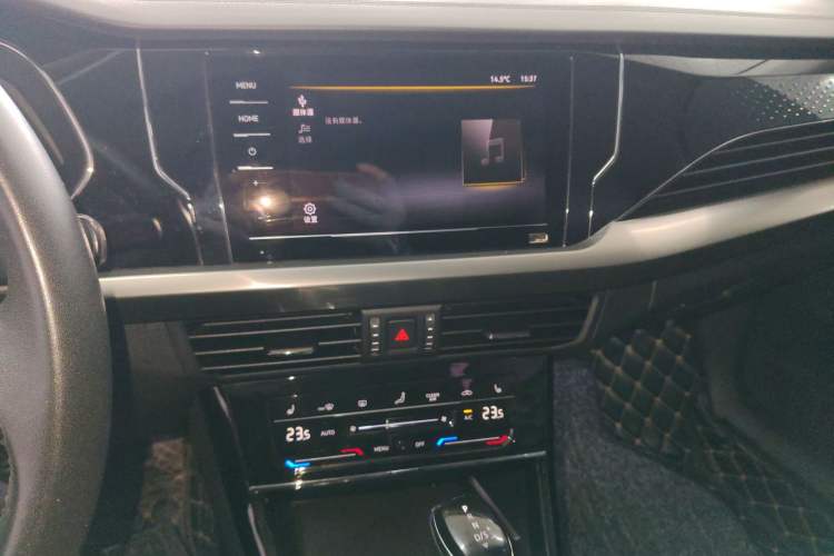 Used Volkswagen Passat 2020 330TSI Elite Edition China VI Audio And AC Panel