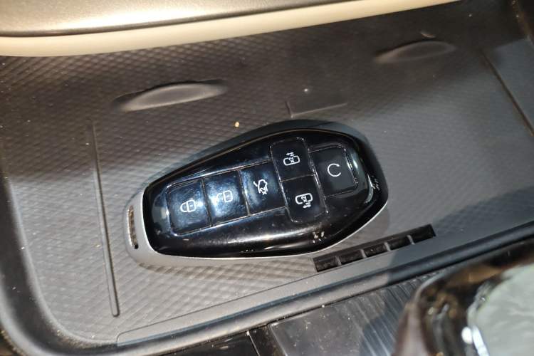 Used Denza D9 2025 DM-i Intelligent Drive 1020 Four-Wheel Drive Prestige Model