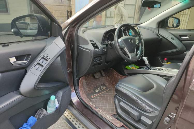 Used Luxgen U6 SUV 2015 1.8T Fashion Edition
