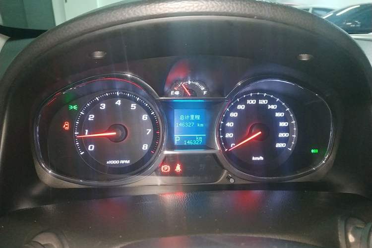 Used Chevrolet Captiva 2015 2.4L 4x4 Flagship Edition 7-Seater