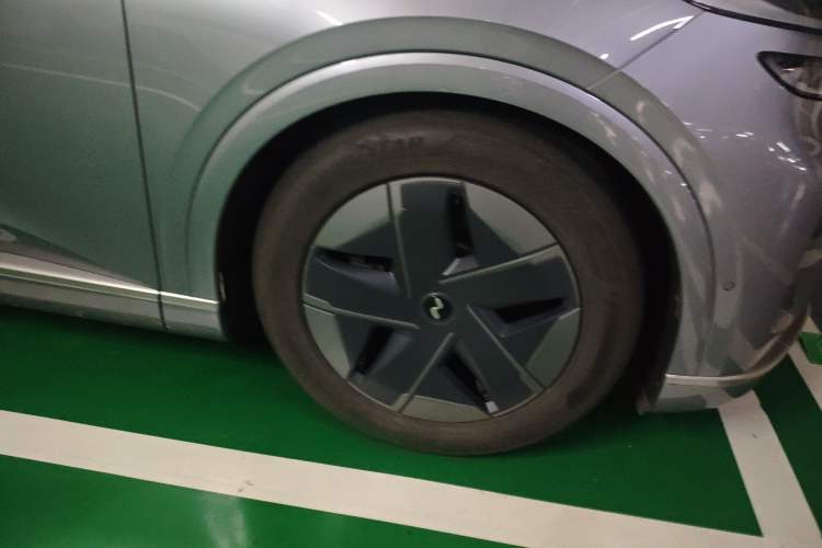 Used ONVO Luxeed L90 2025 Model—Max Six-Seater Version