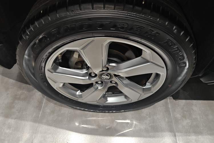 Used Toyota RAV4 2021 Revised Version Dual-Motor Hybrid 2.5L E-CVT Two-Wheel Drive Elite Edition Exterior 5