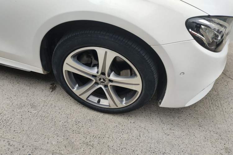 Used Mercedes-Benz E-Class 2019 E 200 L Sport Edition Right Front Wheel Hub