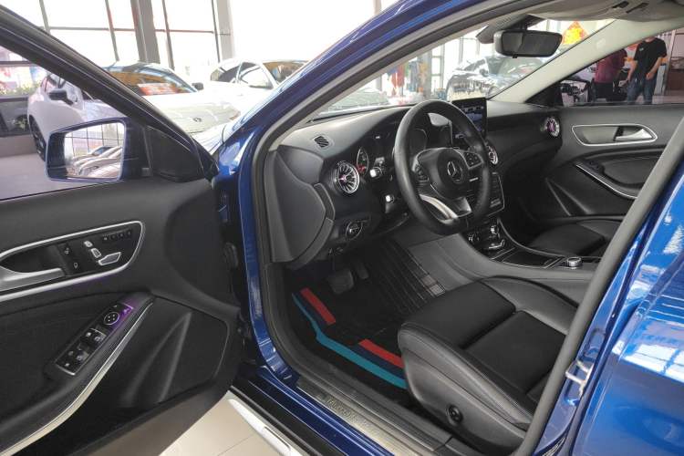 Used Mercedes-Benz GLA 2019 GLA 200 Dynamic Edition Driver Seat