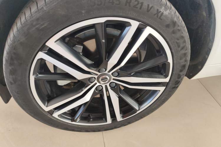 Used Volvo XC60 New Energy 2019 T8 E-Drive Hybrid Intelligent Luxury Sport Edition China V Standard
