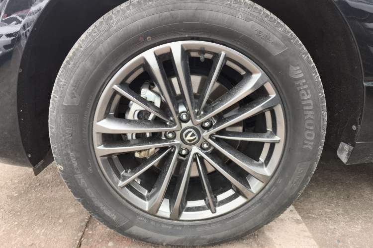 Used CHANGAN UNI-K 2024 2.0T Two-Wheel Drive YueShang Trim
