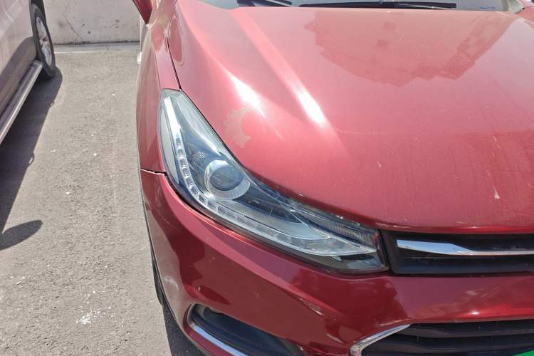 Used Chevrolet Trax 2017 1.4T Automatic Two-Wheel Drive Luxury Version Right Front Headlight