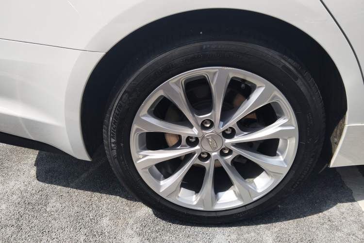 Used Cadillac CT5 2022 28T Luxury Version (Standard Edition) Right Rear Wheel Hub