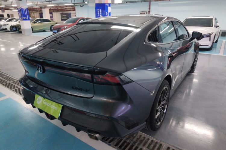 Used Changan UNI-V 2024 1.5T High-Energy Version
