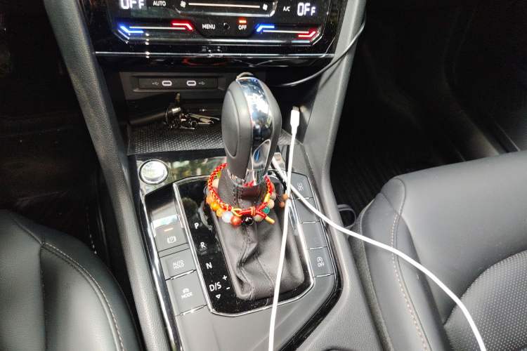 Used Volkswagen Tharu 2021 330TSI All-Wheel Drive Luxury PLUS Version Gear Lever