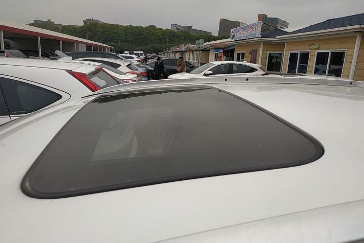 Used Honda CR-V 2017 240TURBO Manual Two-Wheel Drive Classic Edition Roof