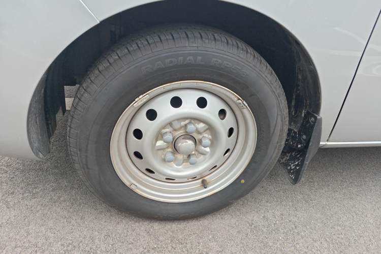 Used JAC Refine M3 2023 1.8L 5-Seater Classic Edition Exterior 4