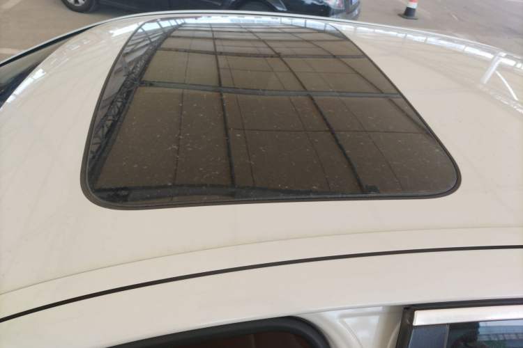 Used BMW 5 Series 2014 525Li Leading Model Roof