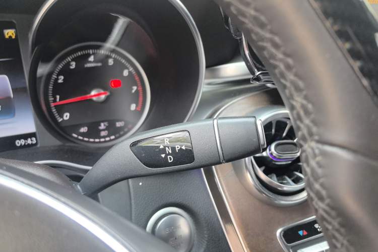 Used Mercedes-Benz GLC 2017 GLC 300 4MATIC Sport Edition Gear Lever