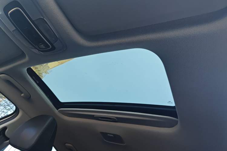 Used Hyundai Elantra 2021 1.5L CVT GLX Elite Edition Headliner