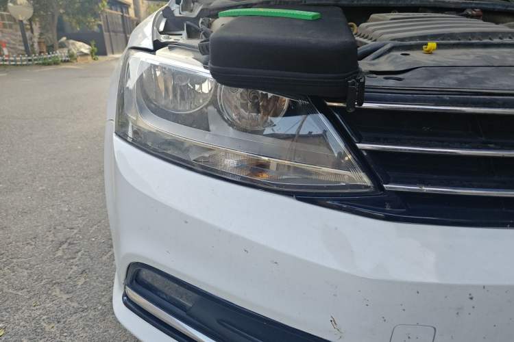 Used Volkswagen Sagitar 2018 1.6L Automatic Comfort Model Right Front Headlight