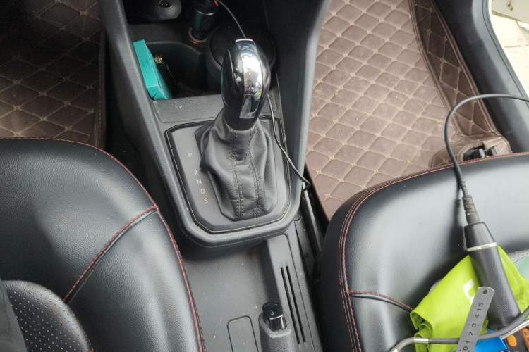 Used Volkswagen Jetta 2017 1.5L Automatic Fashion Model Gear Lever