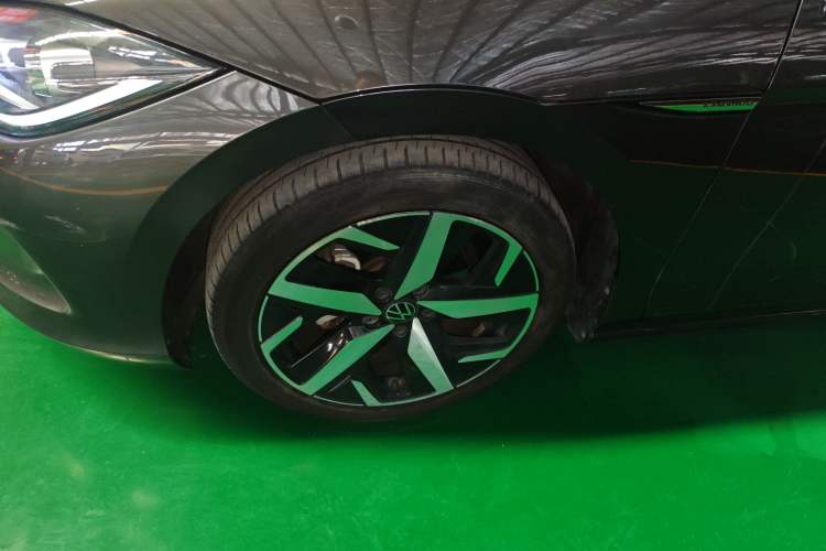 Used Volkswagen Lamando 2022 Lavida L 280TSI DSG Cool & Spicy Edition Left Front Wheel Hub