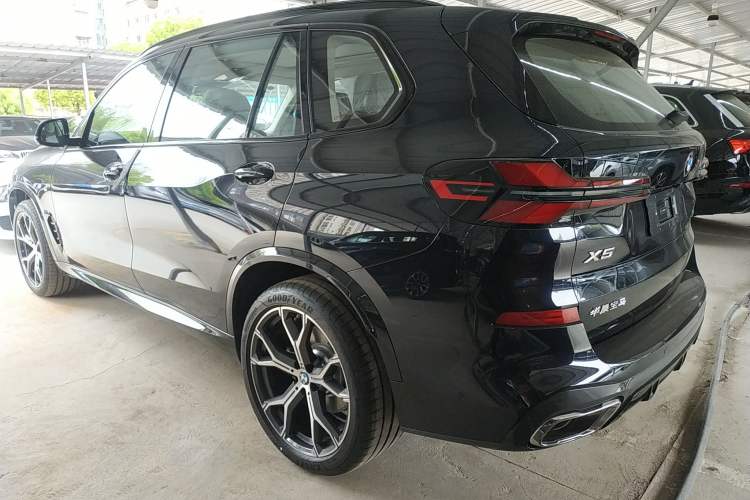 Used BMW X5 2026 Model, Facelifted xDrive 30Li Premium M Sport Night Package
