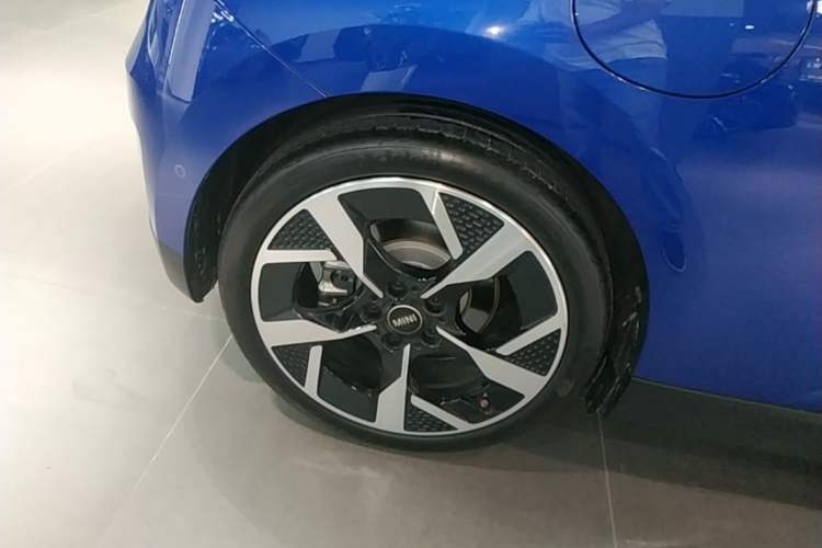 Used MINI Electric COOPER 2024 452km COOPER SE Artist
