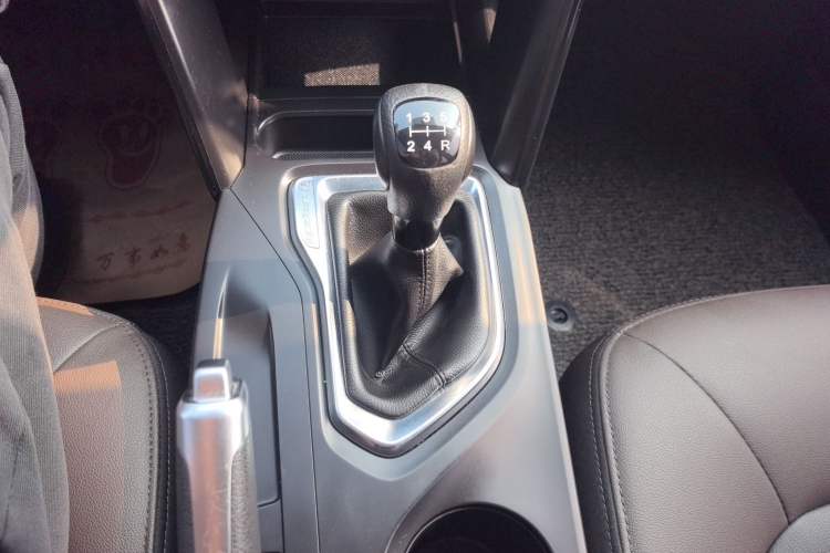 Used GAC Trumpchi GS4 2017 200T Manual Two-Wheel Drive Elite Edition Gear Lever