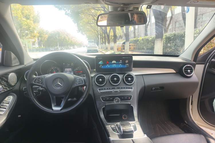 Used Mercedes-Benz C-Class 2017 C 180 L Sport Edition Center Console