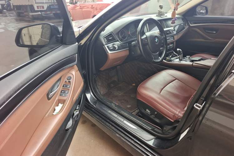 Used BMW 5 Series 2017 520Li Elegant Edition
