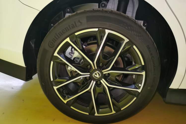 Used CHANGAN UNI-V iDD 2024 Blue Whale Smart Electric iDD 136km ZhiKu Model