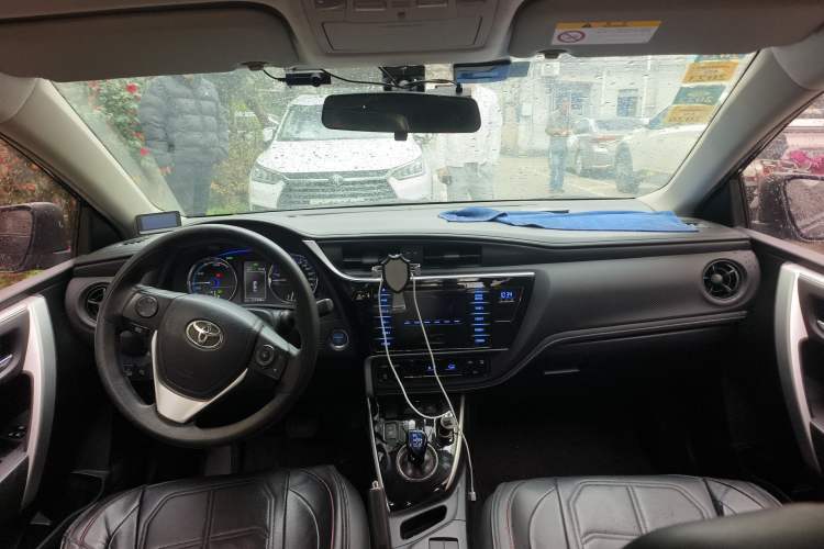 Used Toyota Levin Hybrid E+ 2019 1.8L PH GS E-CVT Elite Edition Center Console