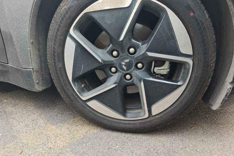 Used Wuling Xingguang 2023 150 Advanced Edition Right Front Wheel Hub