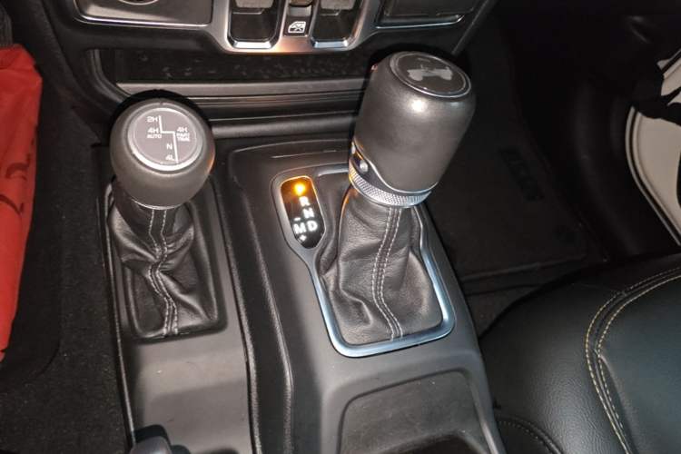 Used Jeep Wrangler 2024 2.0T Sahara Four-Door Edition

