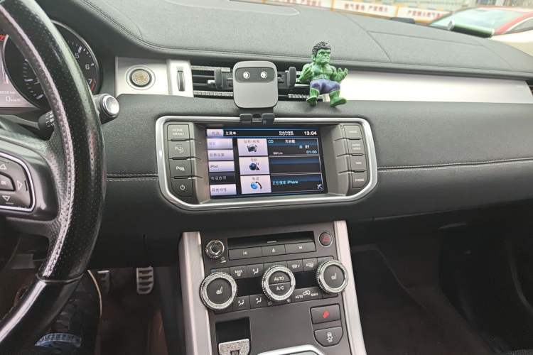 Used Land Rover Range Evoque 2012 2.0T 5-Door Ignite Edition Audio And AC Panel