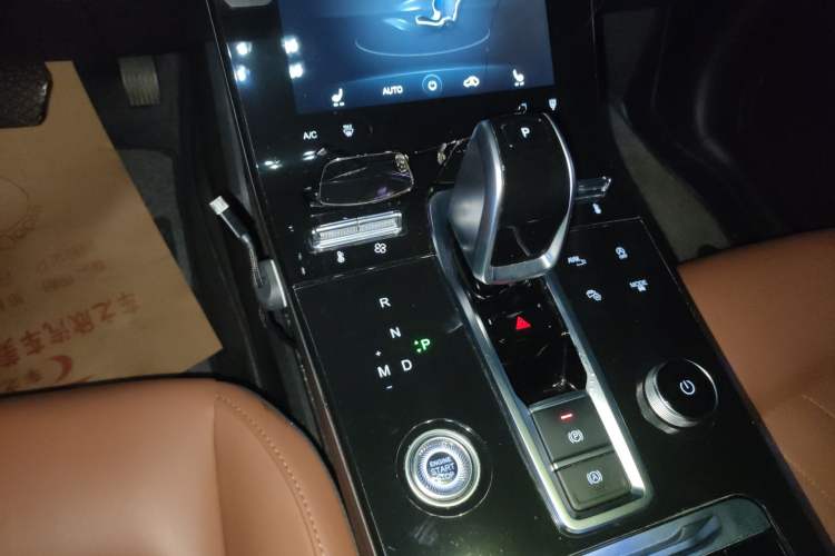 Used Chery Tiggo 8 PLUS 2021 290TGDI DCT Luxury Edition Gear Lever