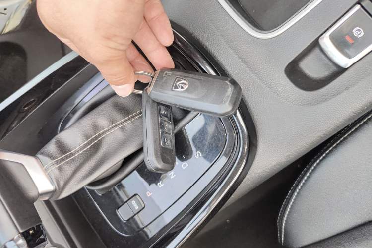 Used Baojun 530 2020 1.5T CVT Prestige Connected Version 7 Seats Vehicle Key