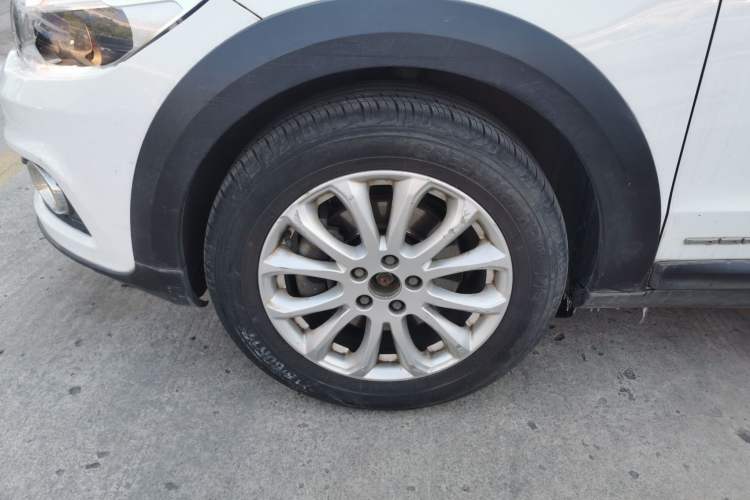 Used Qoros 3 2016 Urban SUV 1.6T Automatic Zhiyue Model