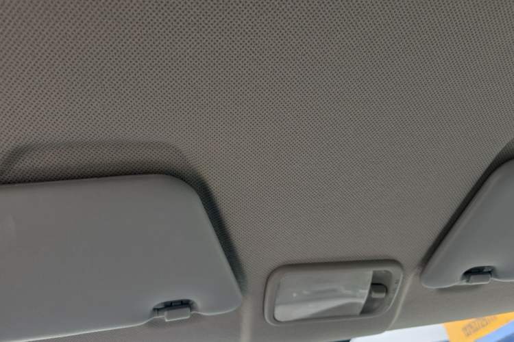 Used Wuling Hongguang MINIEV 2022 Macaron Premium Model – Lithium Iron Phosphate Headliner