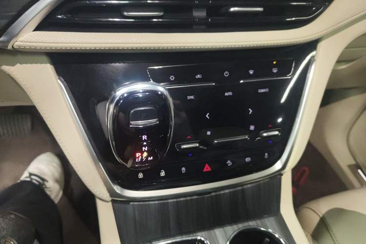 Used Buick GL8 2022 ES Landtrek 653T Flagship Model