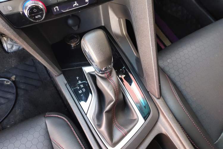 Used Chevrolet Orlando 2020 Light Hybrid Redline 530T Automatic Enjoyment Edition (5+2 Models)