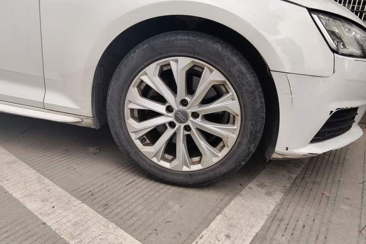 Used Audi A4L 2017 40 TFSI Ambition Edition Right Front Wheel Hub