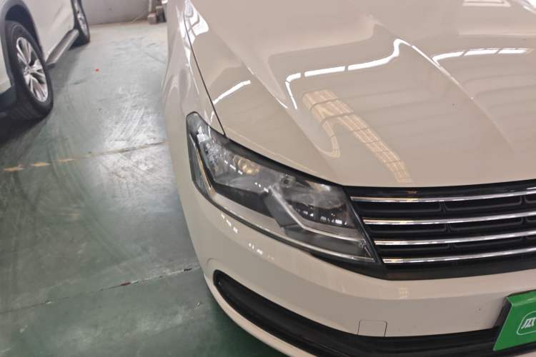 Used Volkswagen Lavida 2017 1.6L Manual Fashion Edition
