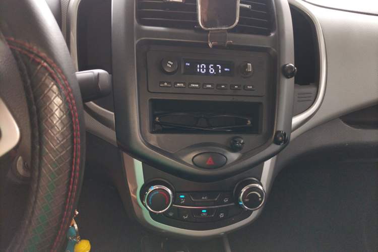 Used CHANGAN OSHAN Benni E-Star 2021 National Edition Xin Yue Version (Fast-Charging Edition) Lithium Iron Phosphate (31.18 kWh) Audio And AC Panel