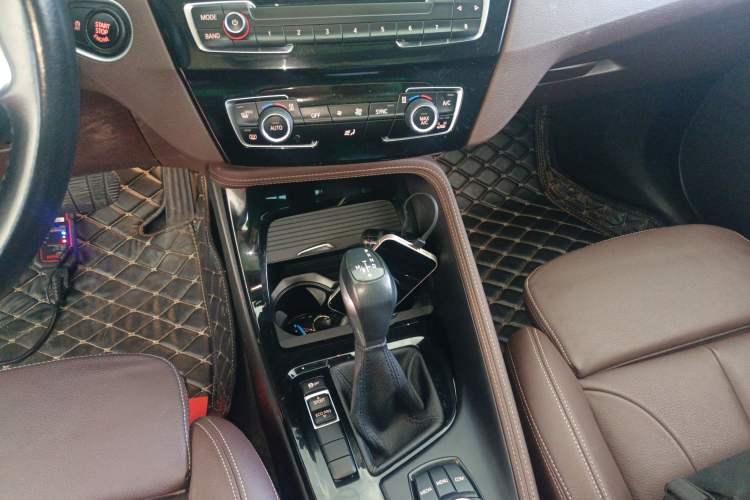 Used BMW X1 2019 sDrive18Li Premium Edition Gear Lever