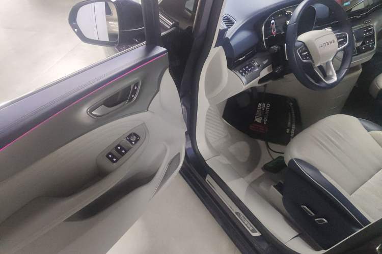 Used Roewe iMAX8 2021 400TGI Supreme Series Prestige Edition Driver Seat