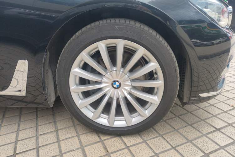 Used BMW 7 Series 2016 740Li Luxury Edition Right Front Wheel Hub