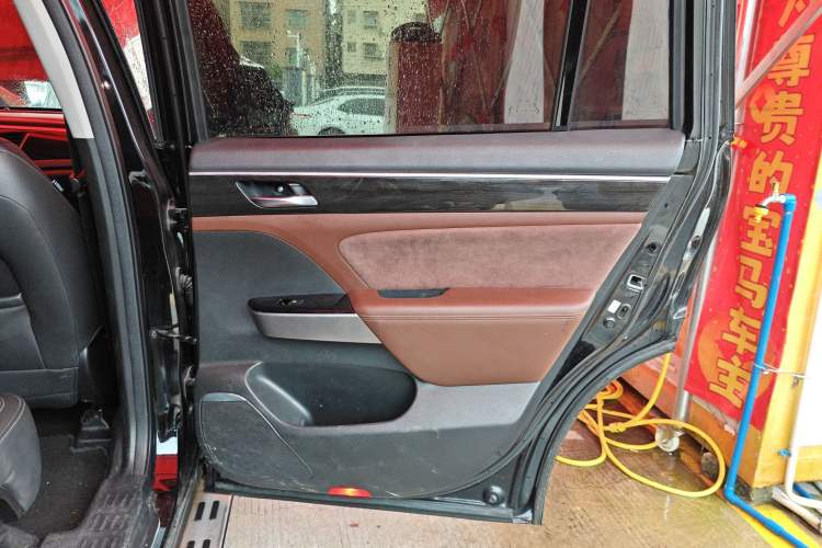 Used GAC Trumpchi GS8 2017 320T Two-Wheel Drive Luxury Smart Connectivity Version (7 Seats)
