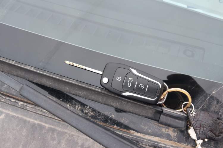 Used Toyota YARiS L Zhi Xuan 2015 1.5E Automatic Charm Edition