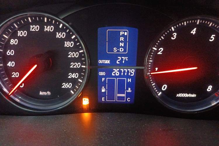 Used Toyota Reiz 2006 2.5S Special Edition Odometer Close Up
