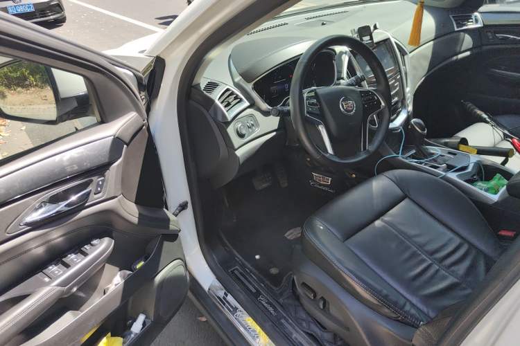 Used Cadillac SRX 2015 3.0L Comfort Version
