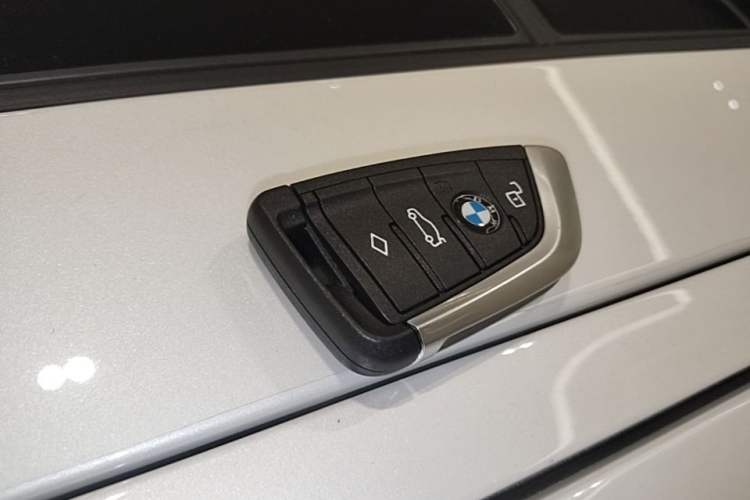 Used BMW 3 Series 2025 330Li M Sport Shadowline Package Interior 1